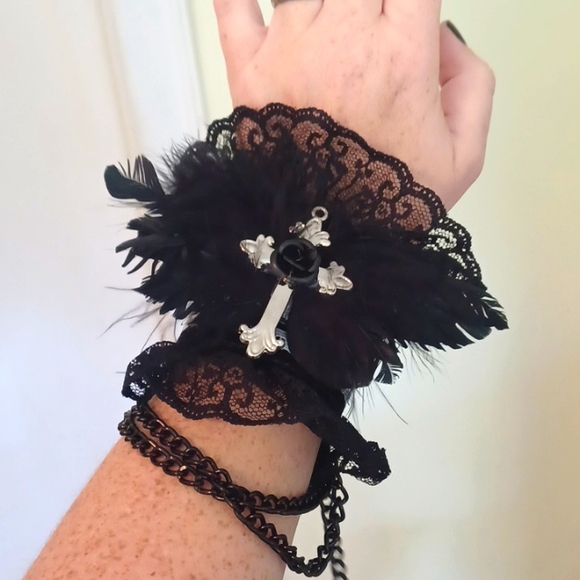 Gothic Doll Handcrafts feather wrist cuff jpop goth Lolita visual - Picture 2 of 2